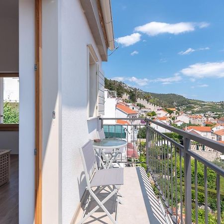 Brand New Apt W Balcony & Perfect Seaview At Center Hvar Town Exterior photo