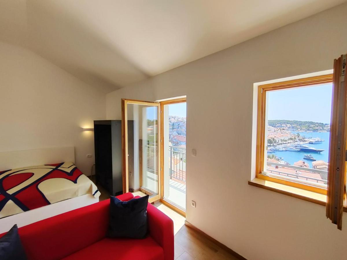 Brand New Apt W Balcony & Perfect Seaview At Center Hvar Town Exterior photo