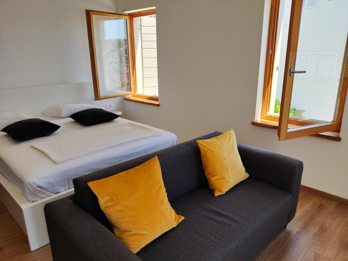 Brand New Apt W Balcony & Perfect Seaview At Center Hvar Town Exterior photo