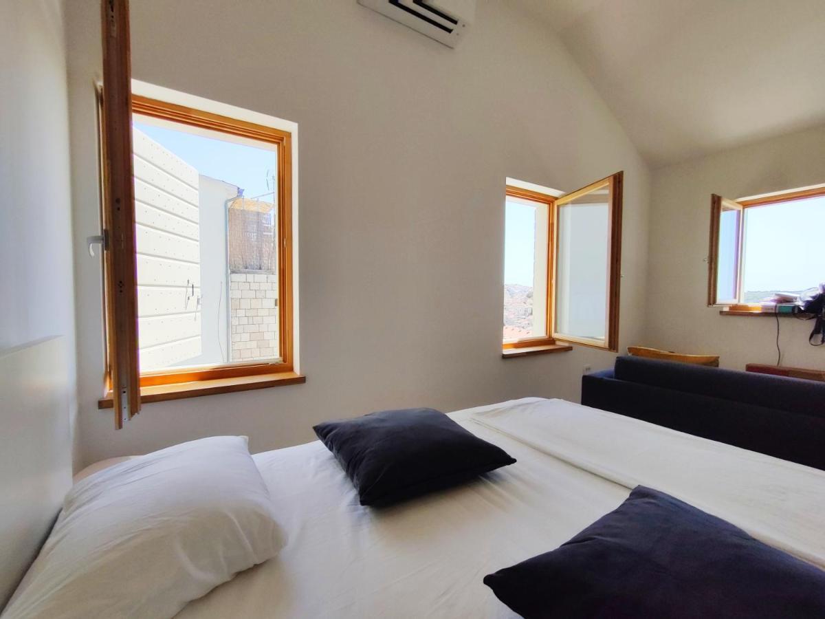 Brand New Apt W Balcony & Perfect Seaview At Center Hvar Town Exterior photo
