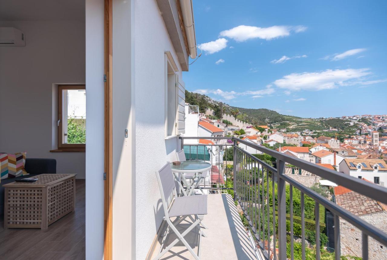 Brand New Apt W Balcony & Perfect Seaview At Center Hvar Town Exterior photo