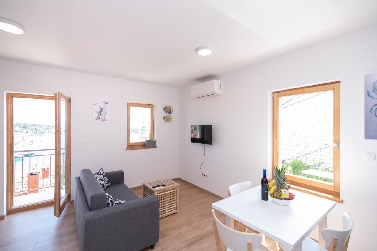 Brand New Apt W Balcony & Perfect Seaview At Center Hvar Town Exterior photo