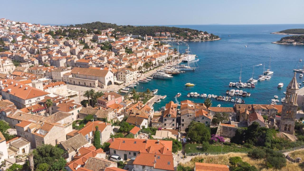 Brand New Apt W Balcony & Perfect Seaview At Center Hvar Town Exterior photo