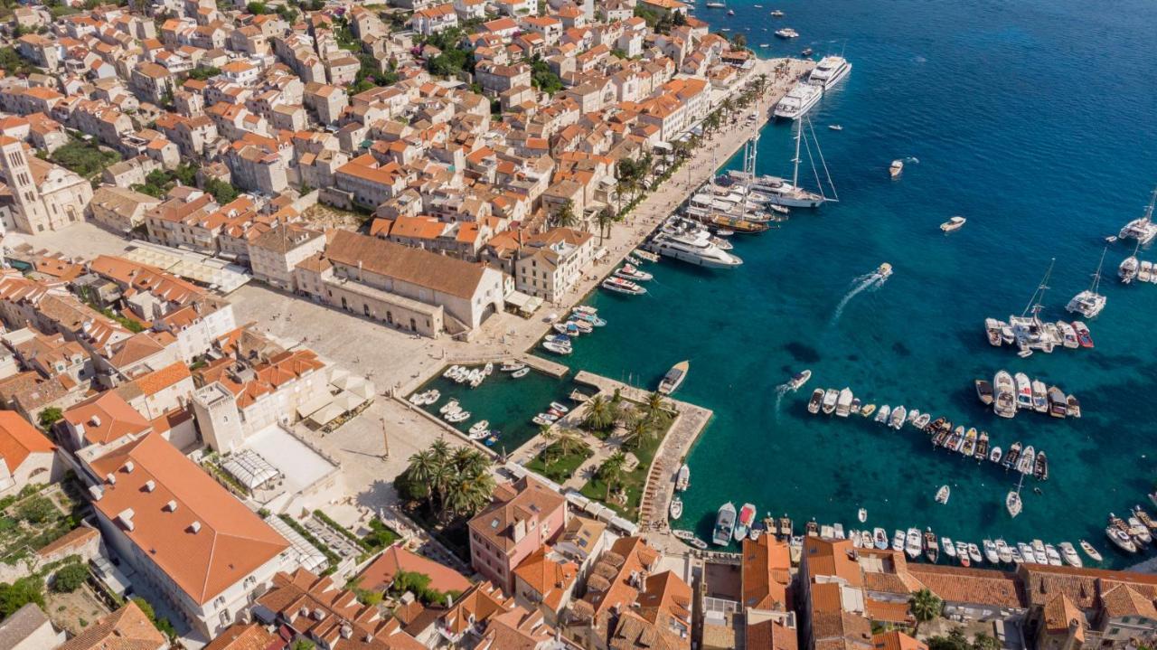 Brand New Apt W Balcony & Perfect Seaview At Center Hvar Town Exterior photo