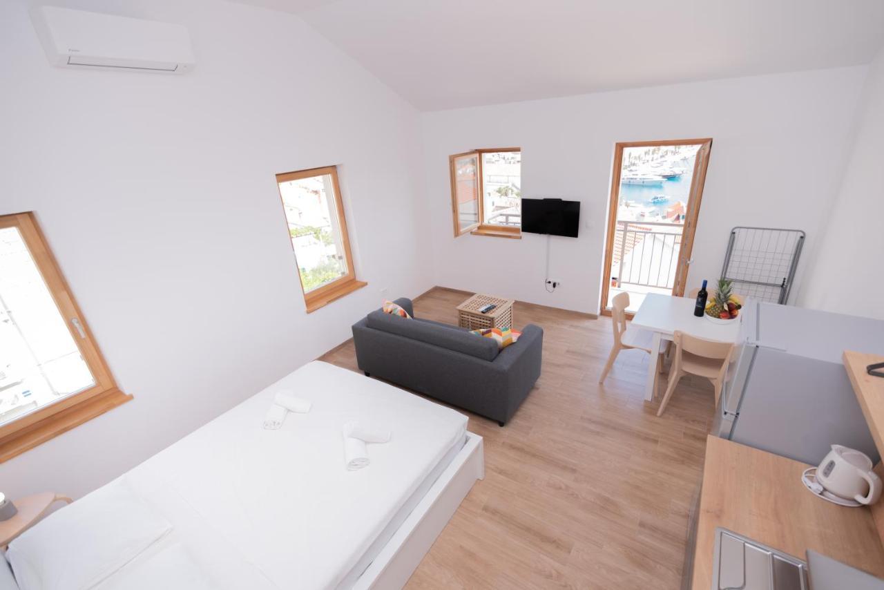 Brand New Apt W Balcony & Perfect Seaview At Center Hvar Town Exterior photo